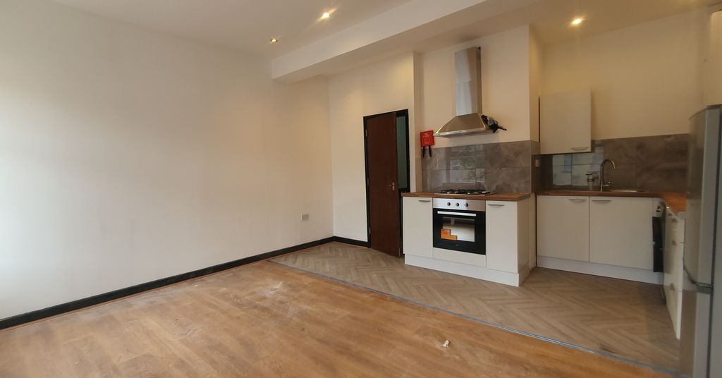 Property photo 3 of 11 Gallery