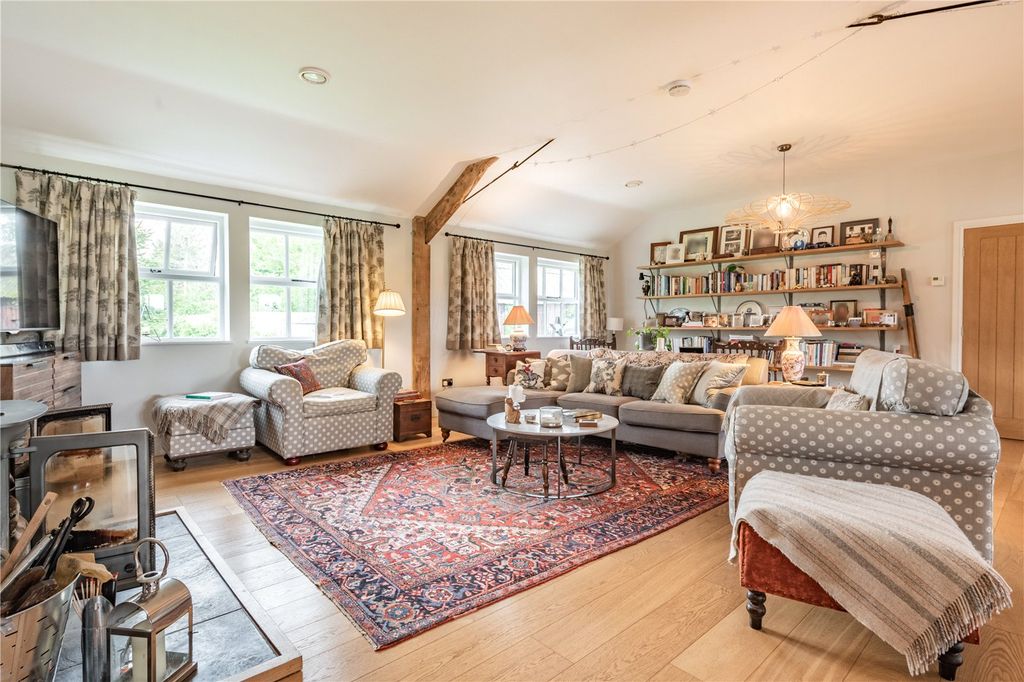 Property photo 2 of 15 Picture No. 17