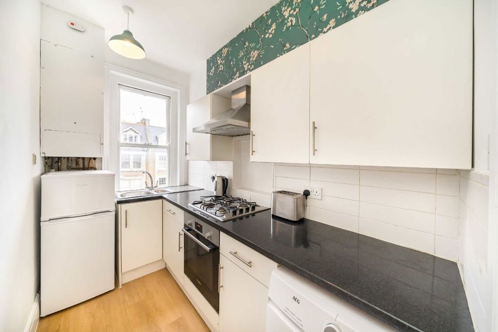 Property photo 3 of 7