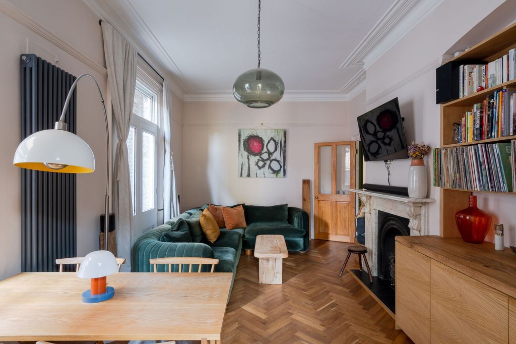 Property photo 1 of 44