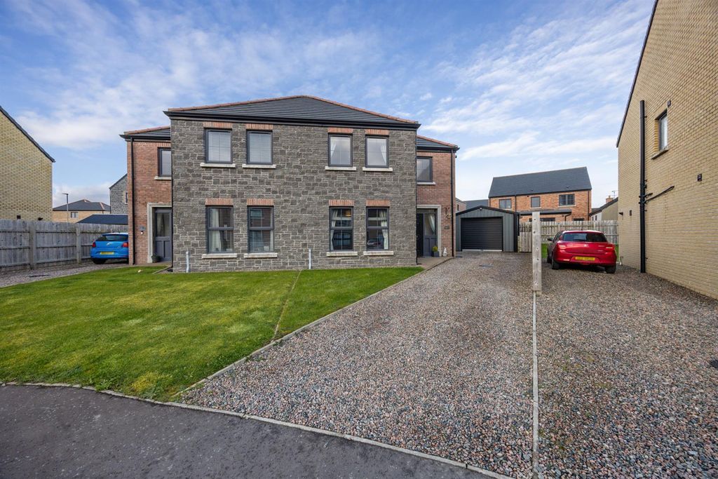 Property photo 1 of 31 14 Edengrove Park North 27.Jpg