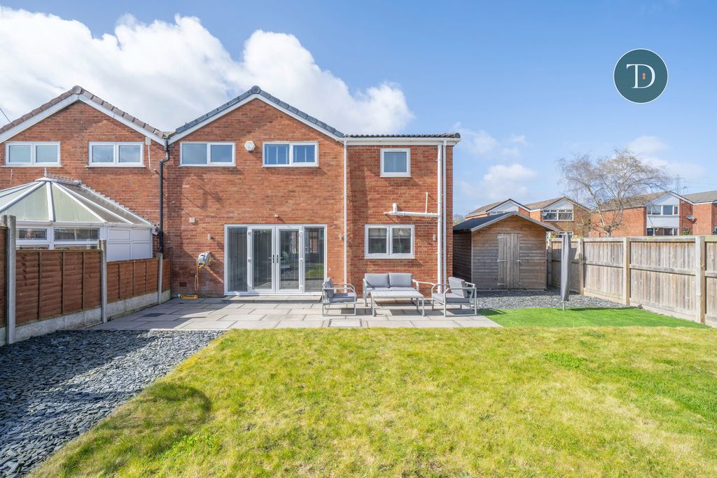 Property photo 2 of 34