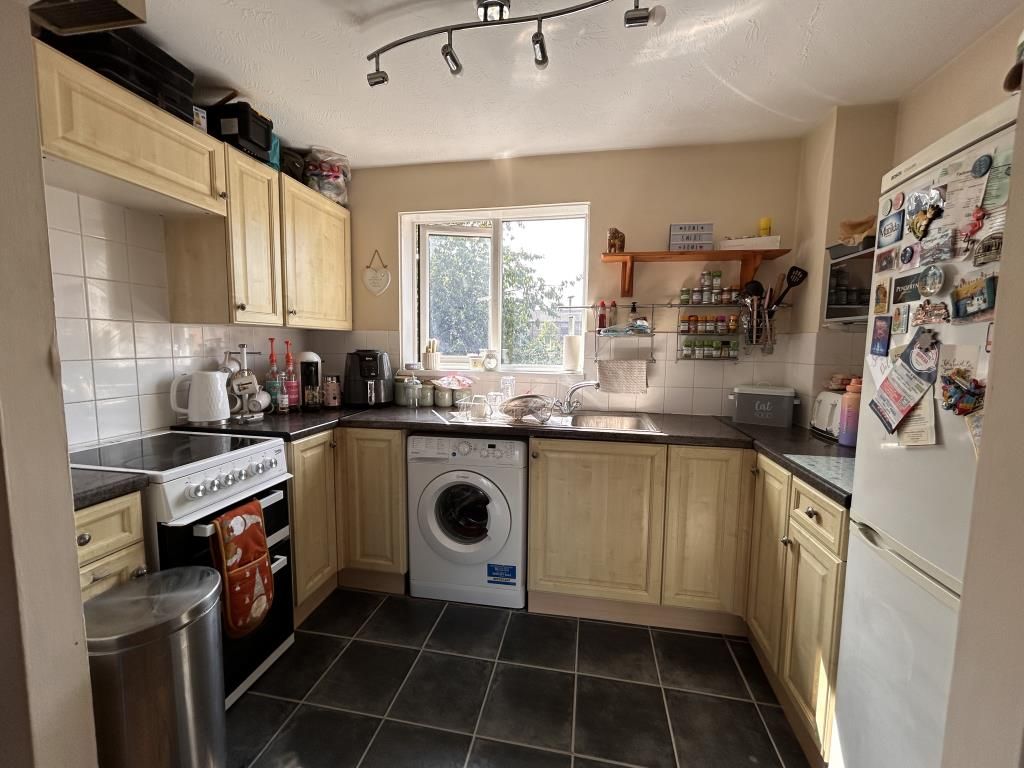 Property photo 1 of 4 Kitchen