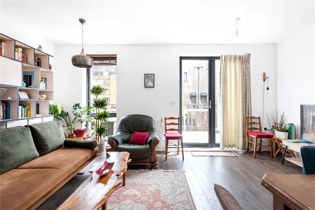 Property photo 2 of 10 Picture No. 18