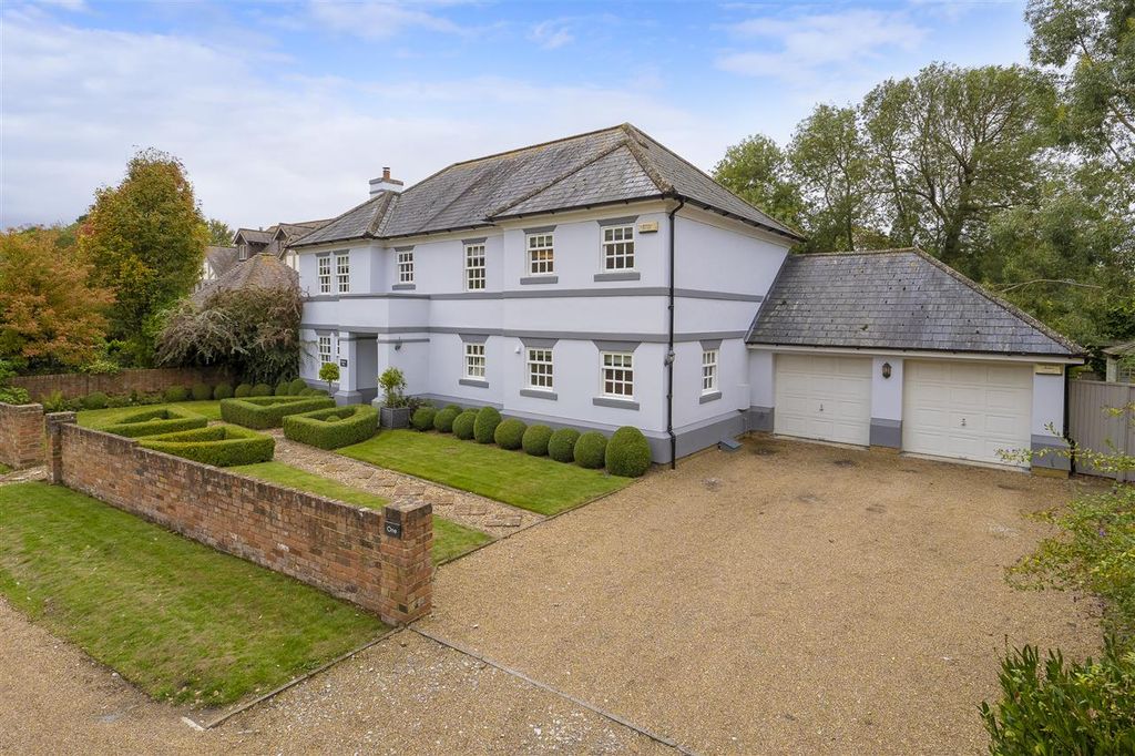 Property photo 2 of 33