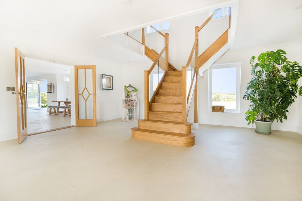 Property photo 3 of 19 Grand Entrance Hall