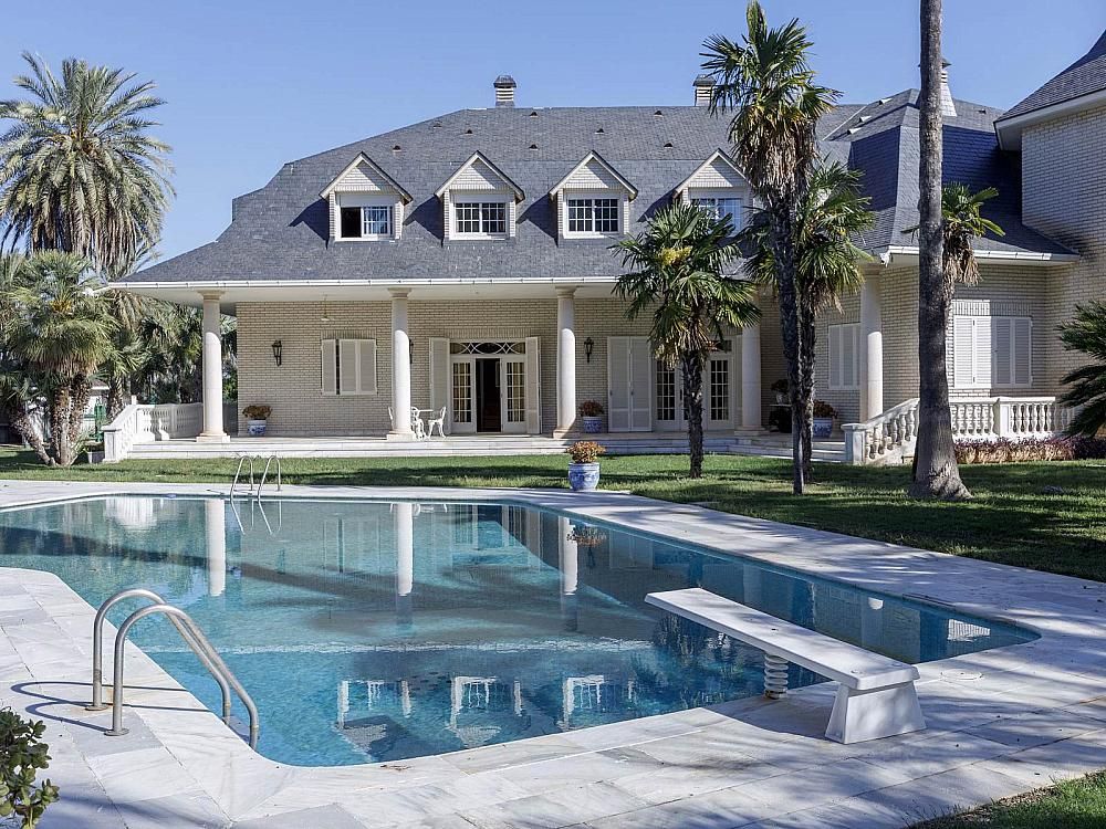Property photo 1 of 50