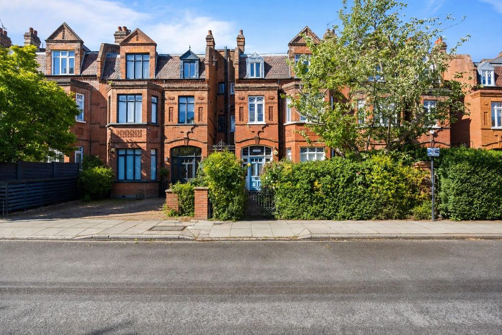 Property photo 2 of 12