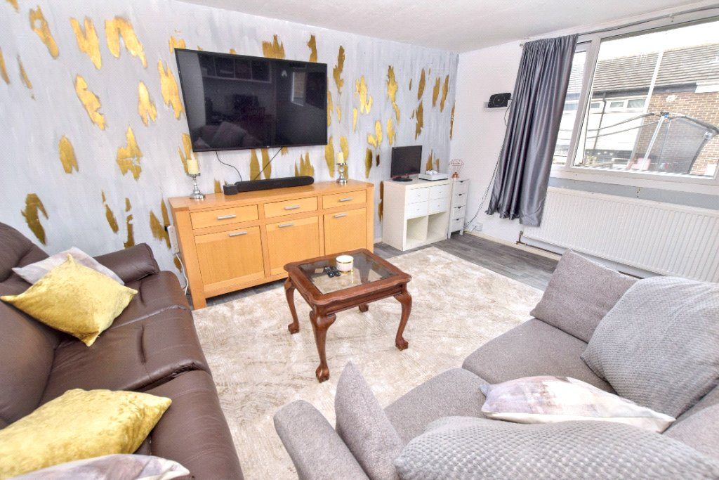 Property photo 2 of 15 Lounge