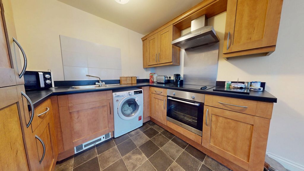 Property photo 2 of 9 Kitchen