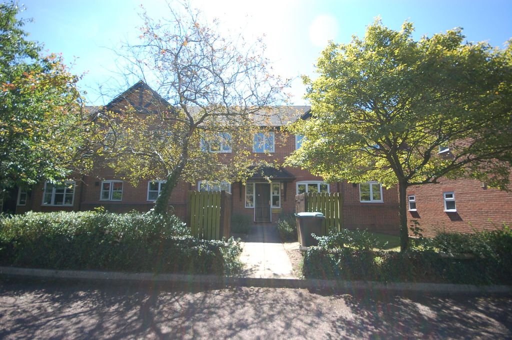 Property photo 1 of 9 Ext - Vine Tree Court