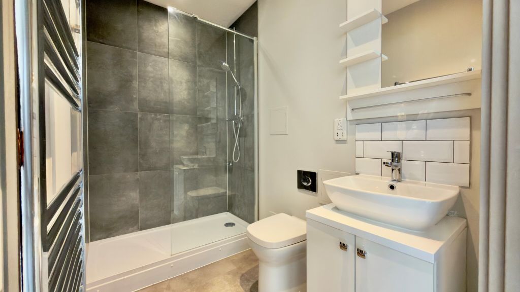 Property photo 3 of 13 Bathroom
