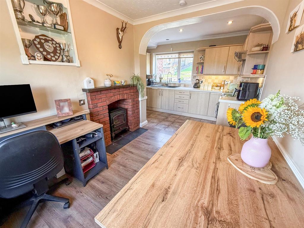 Property photo 2 of 16 Dining Room