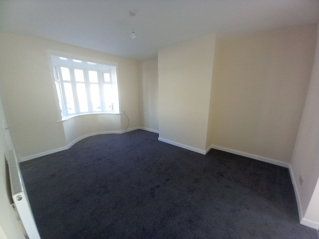 Property photo 2 of 11 Lounge