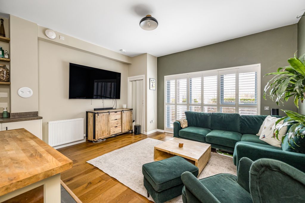 Property photo 2 of 19 Property Image 2