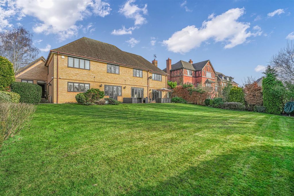 Property photo 3 of 43
