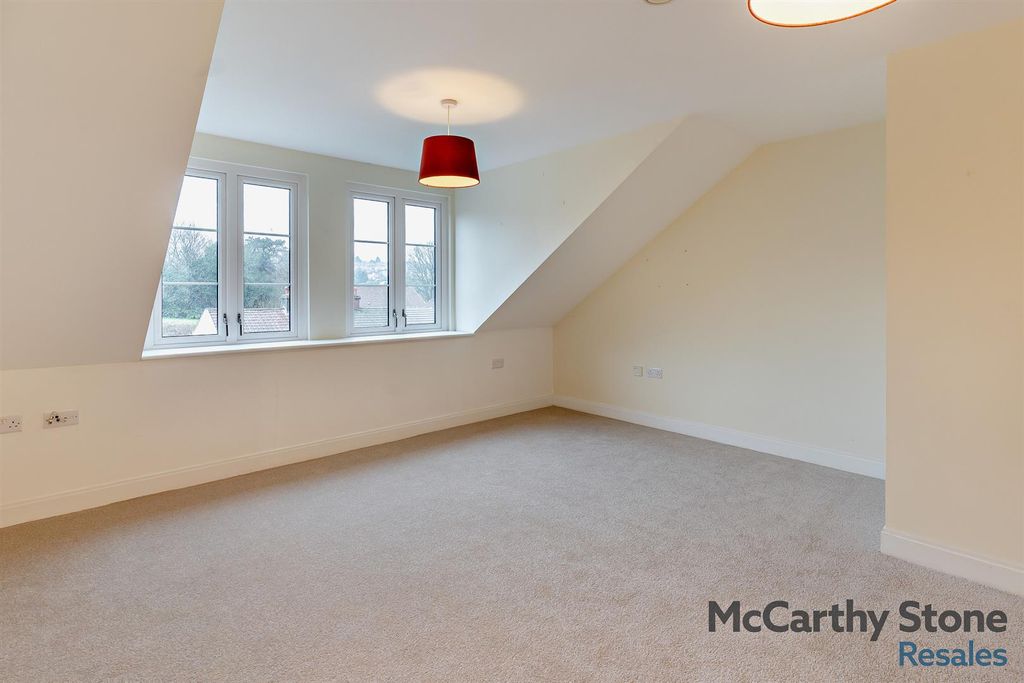 Property photo 3 of 43 8636234-Interior12-800.Jpg