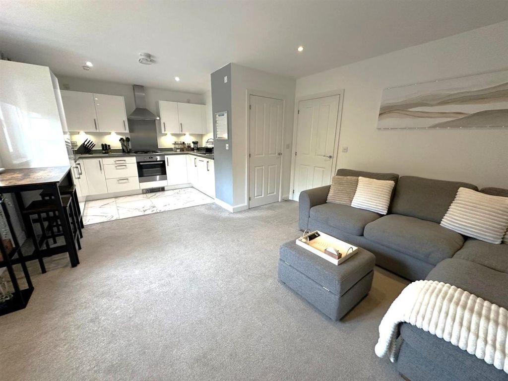 Property photo 3 of 14 Lr2.Jpg