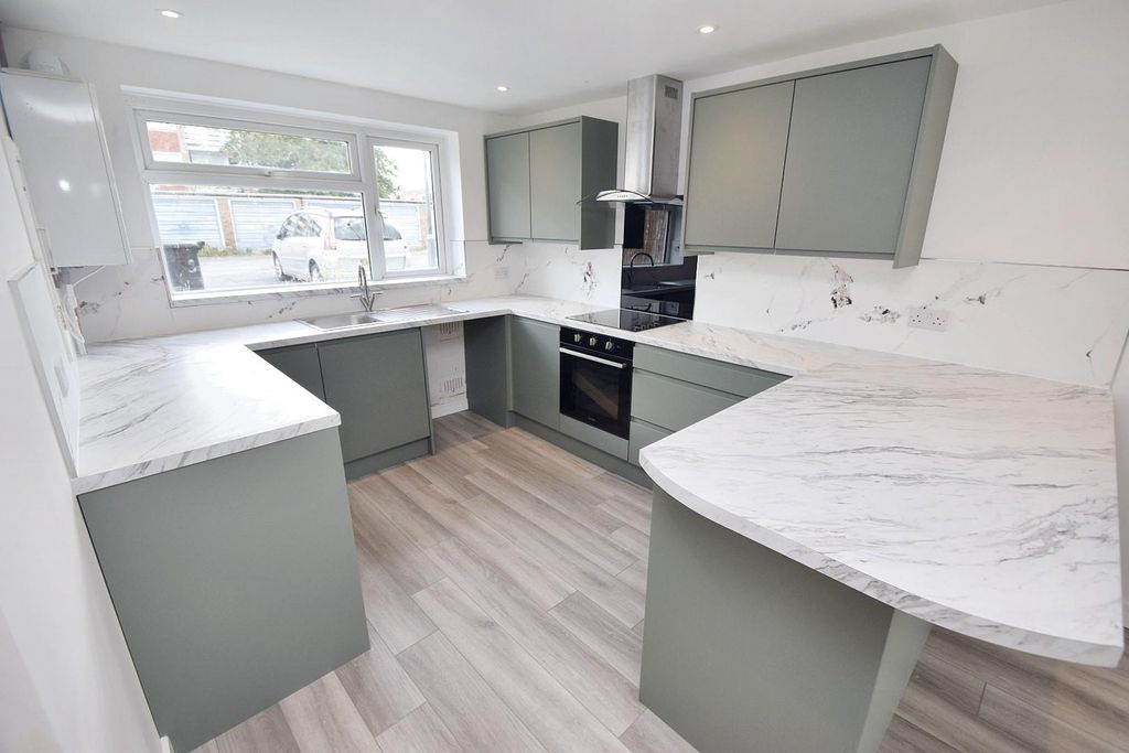 Property photo 2 of 10 Dsc_0103 (1).Jpg