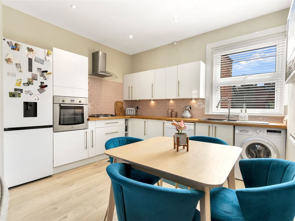 Property photo 2 of 19 Picture No. 31