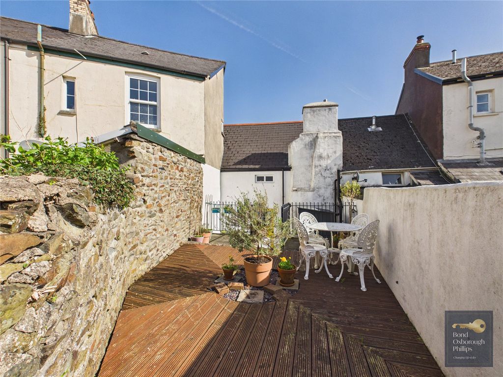 Property photo 2 of 34 Picture No. 20