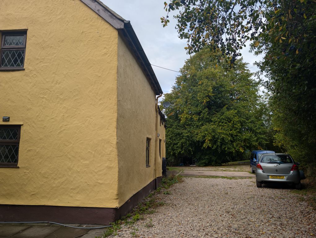 Property photo 2 of 40