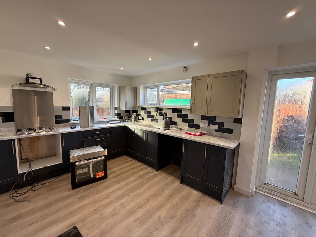 Property photo 2 of 8 Img_2835