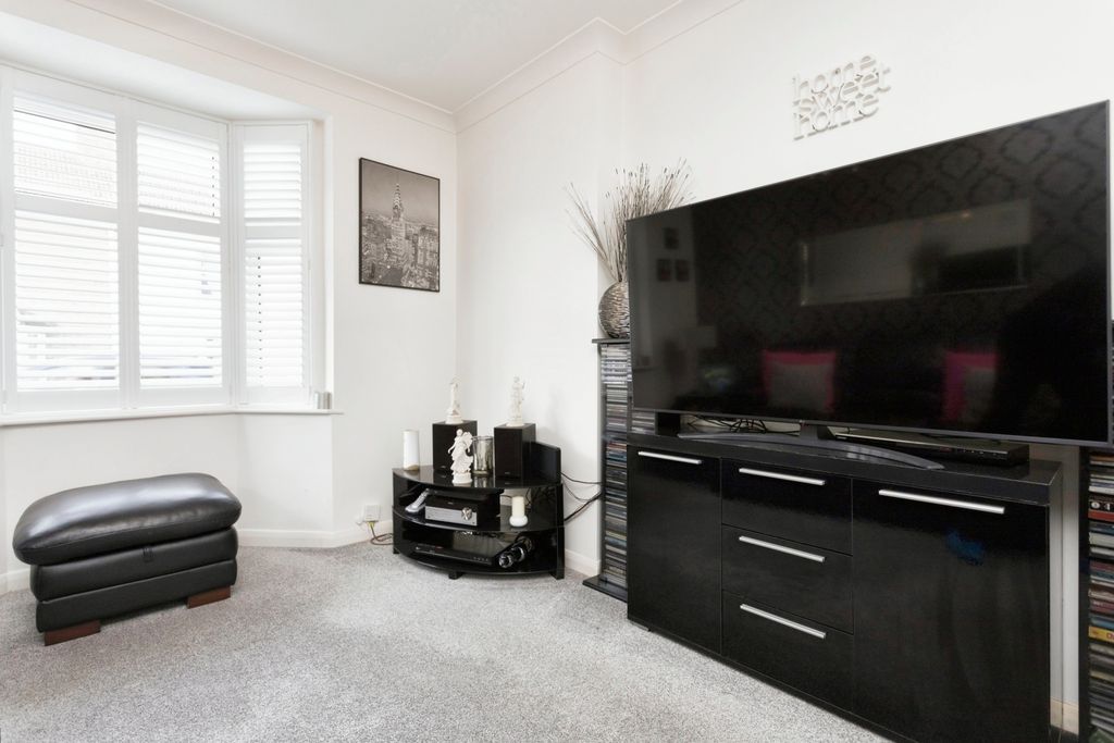 Property photo 3 of 13 Picture No. 11