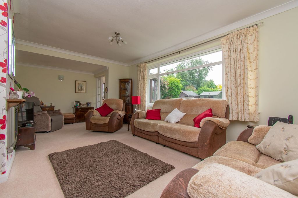 Property photo 2 of 22