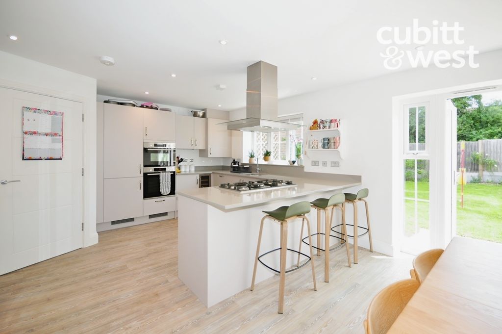 Property photo 2 of 19 Kitchen/Diner