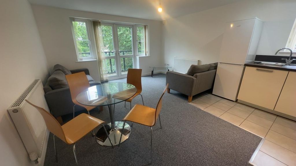 Property photo 2 of 11 80C5D5Eb-7F23-412F-B44C-CE7103Cf82Bc.Jpeg