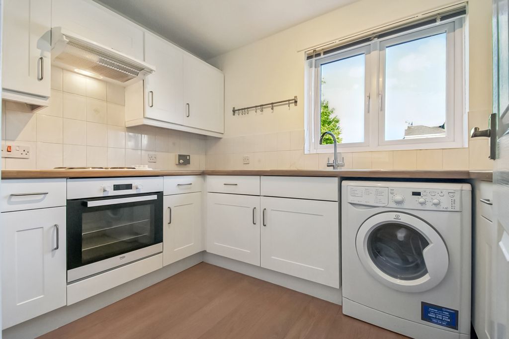 Property photo 3 of 9