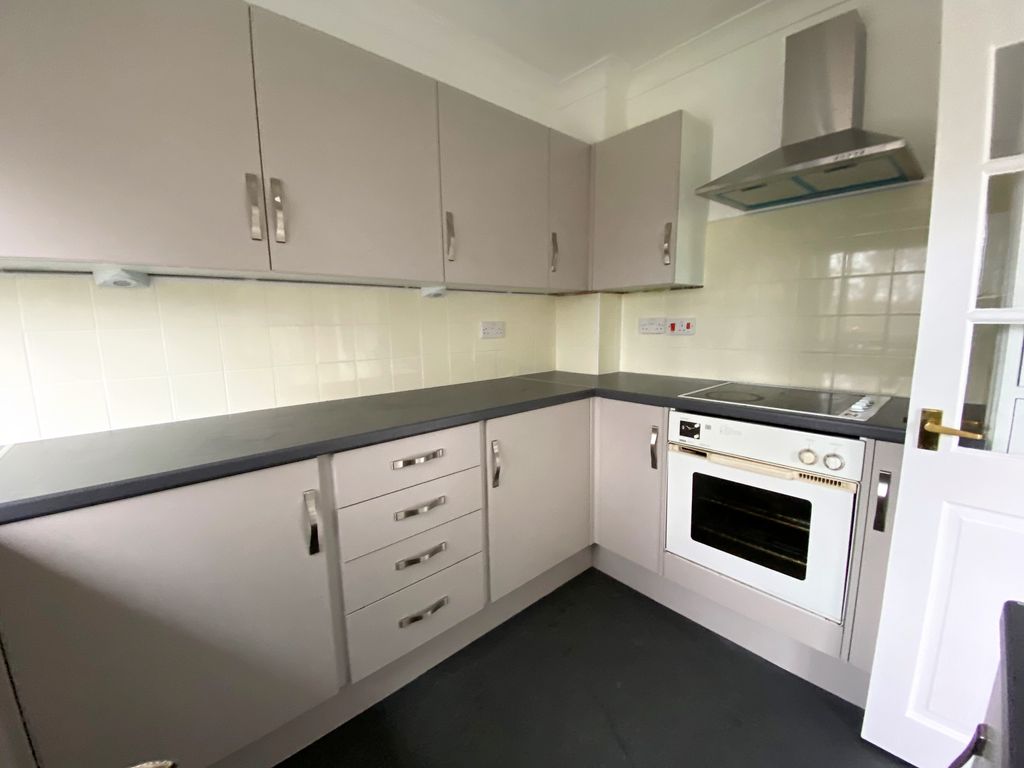 Property photo 3 of 12 Photo 03