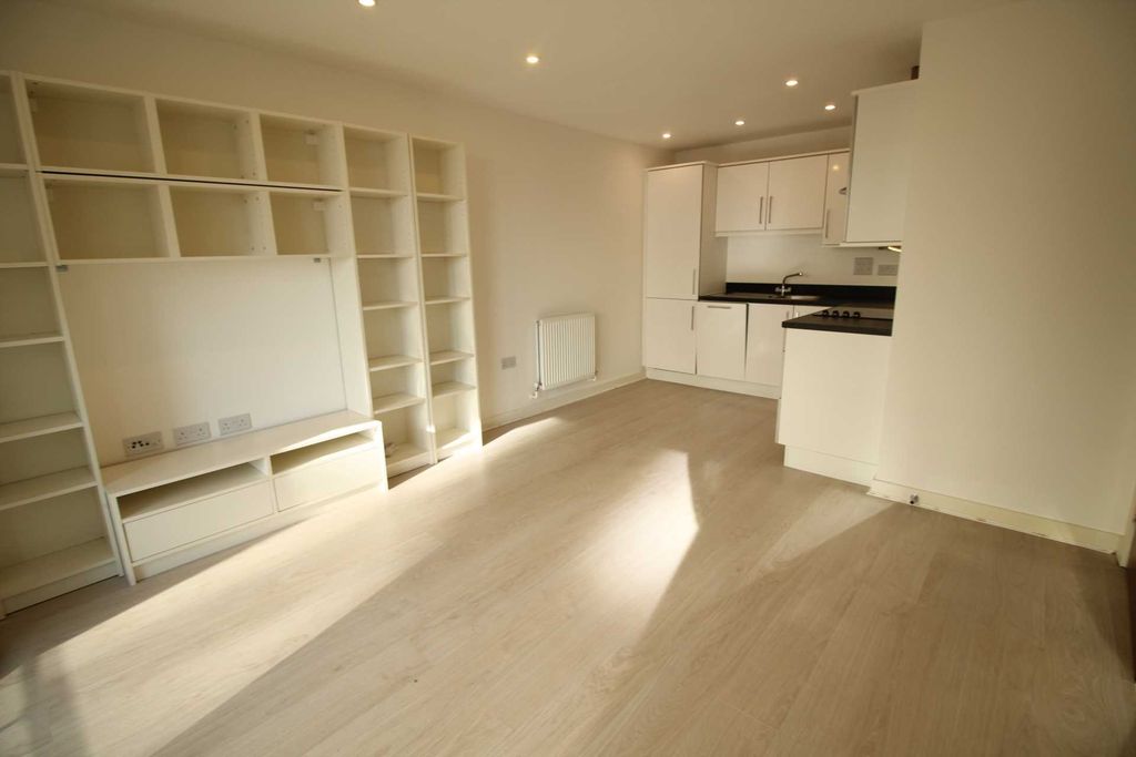 Property photo 2 of 8