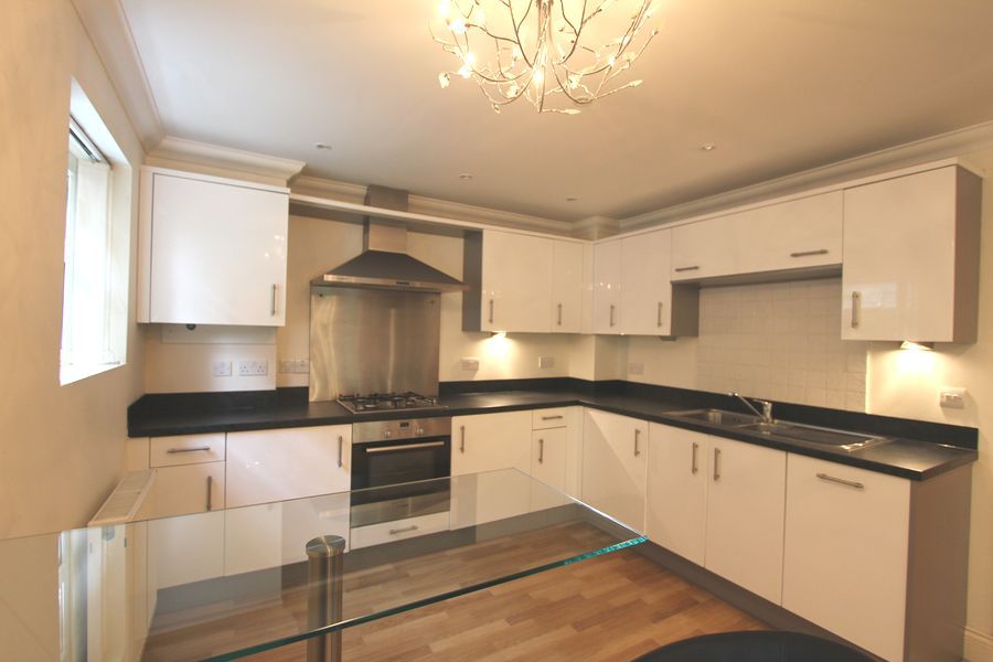 Property photo 2 of 10 Kitchen.Jpg
