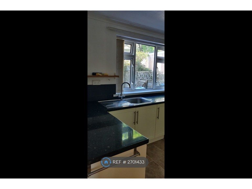 Property photo 3 of 28