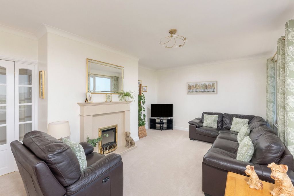 Property photo 2 of 15 Picture No. 03