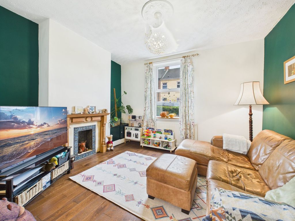 Property photo 1 of 12 Lounge