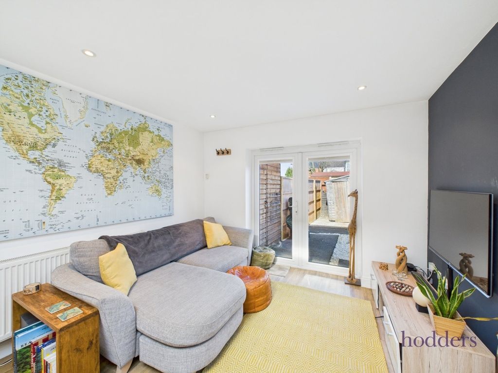 Additional image 8 of 1 bed maisonette to rentChapel Grove, Addlestone, Surrey KT15