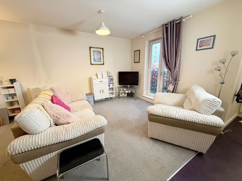 Property photo 2 of 8 Lounge