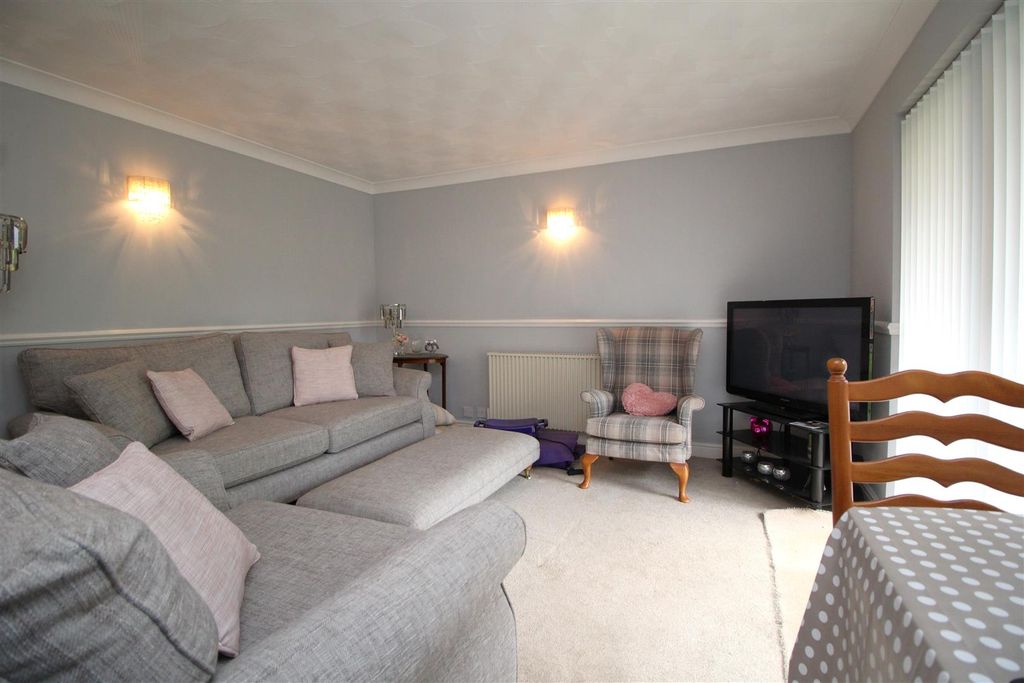 Property photo 3 of 11 Living Room 1 .Jpg