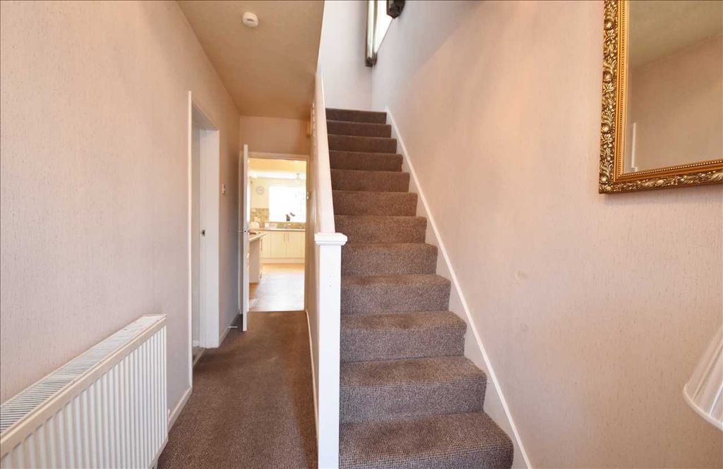 Property photo 2 of 17 Entrance Hall