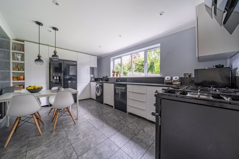 Property photo 2 of 18 Kitchen/Breakfast Room