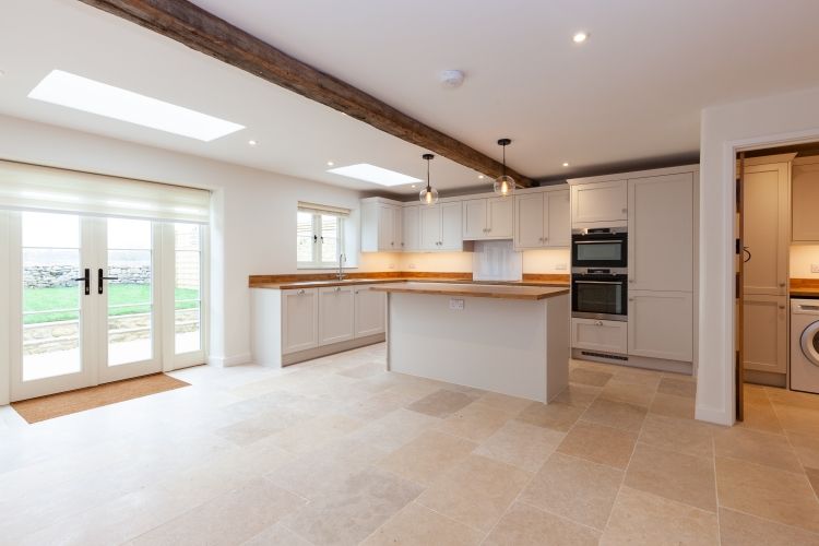 Property photo 2 of 11 277265