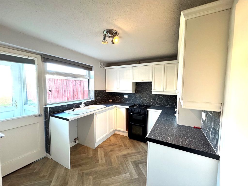 Property photo 2 of 14 Kitchen