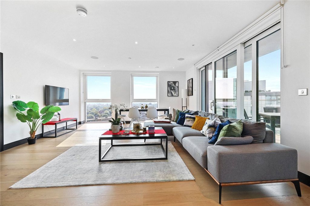 Property photo 2 of 15 Picture No. 13