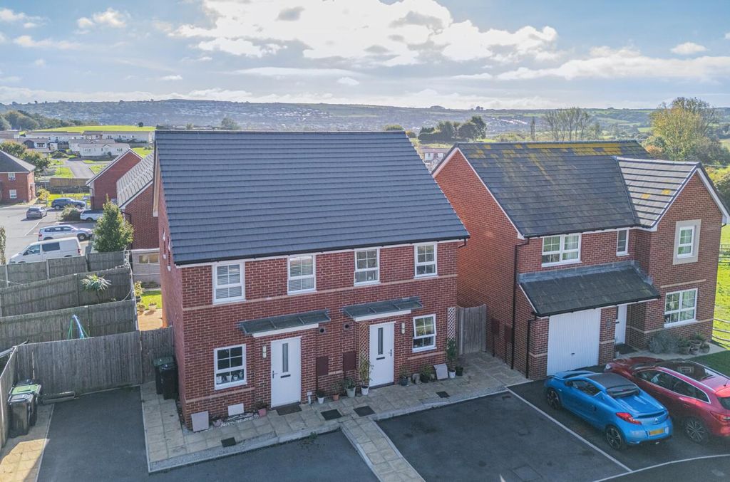 Property photo 3 of 23 1363384-2-20251006141921_0753_D-1.Jpg