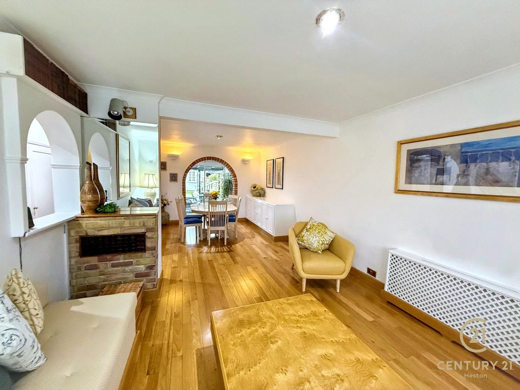 Property photo 3 of 27