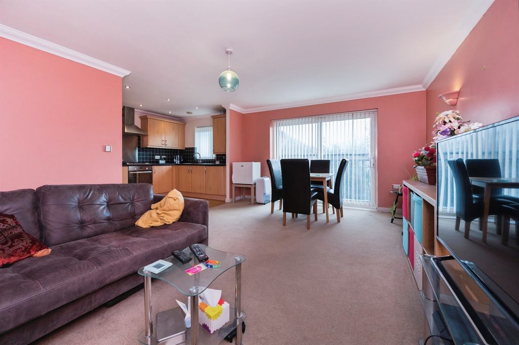 Property photo 2 of 14