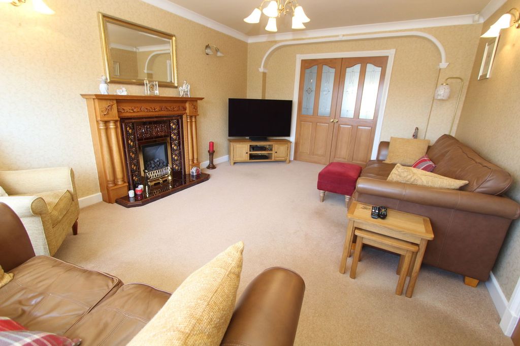 Property photo 3 of 40